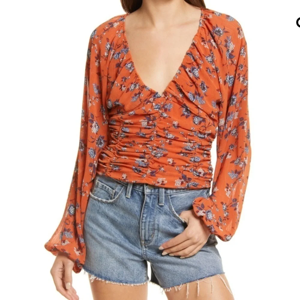 FREE People Blusa final rose floral, V-neck flowers